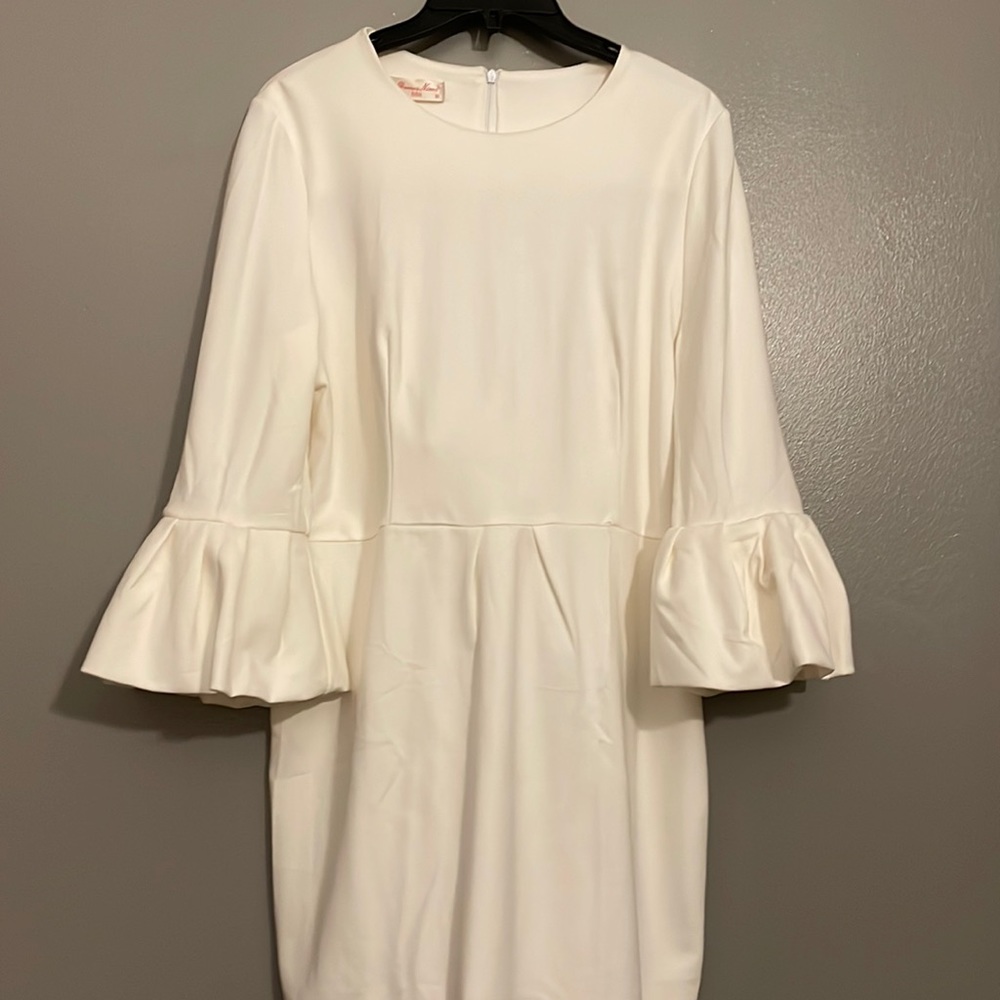 Cream/off-white Dress